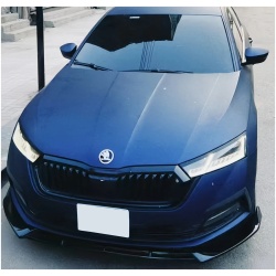 Spojler/ splitter przedniego zderzka SKODA OCTAVIA MK4 czarny połysk